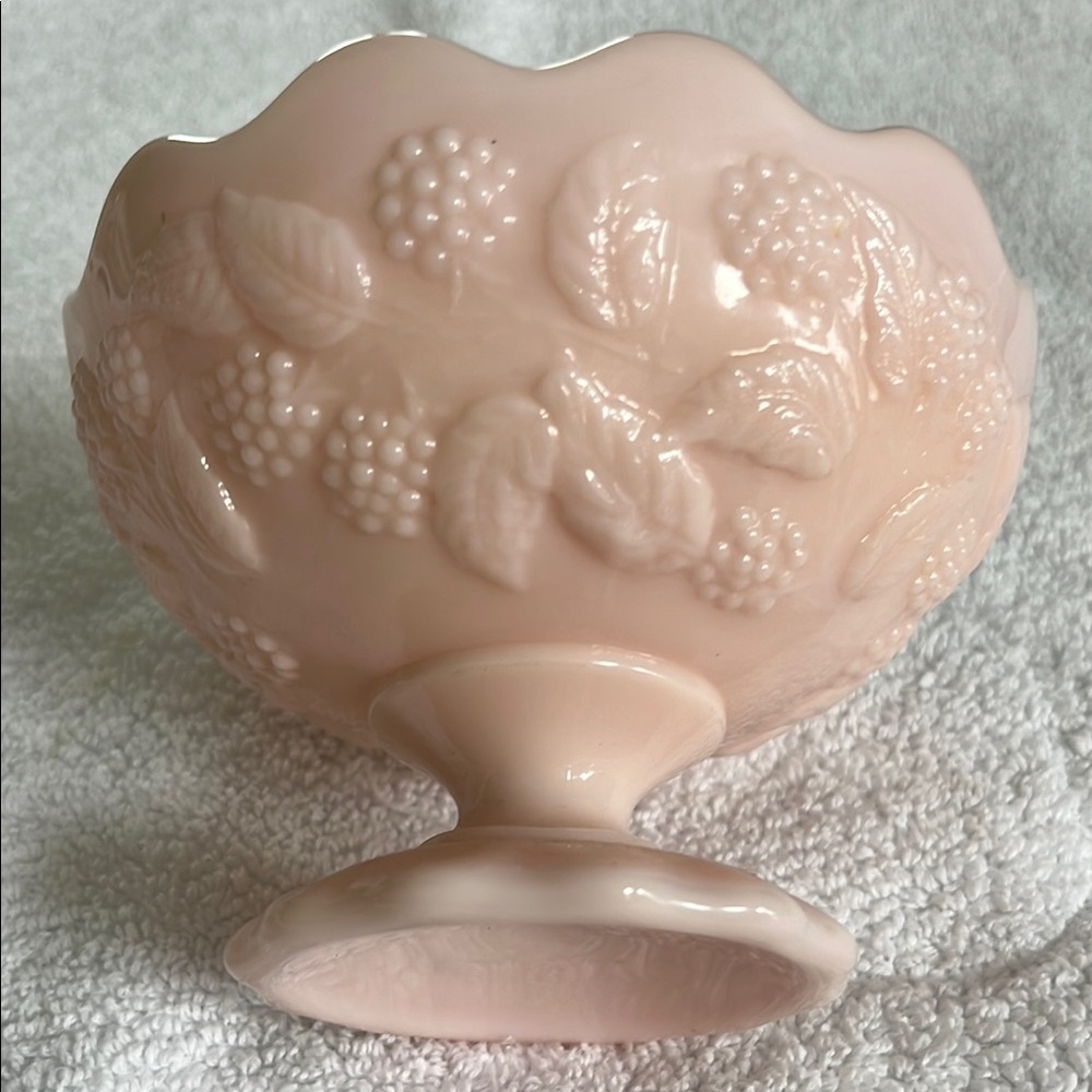 Pink Scalloped Edge Decorative Bowl - Picture 2 of 4